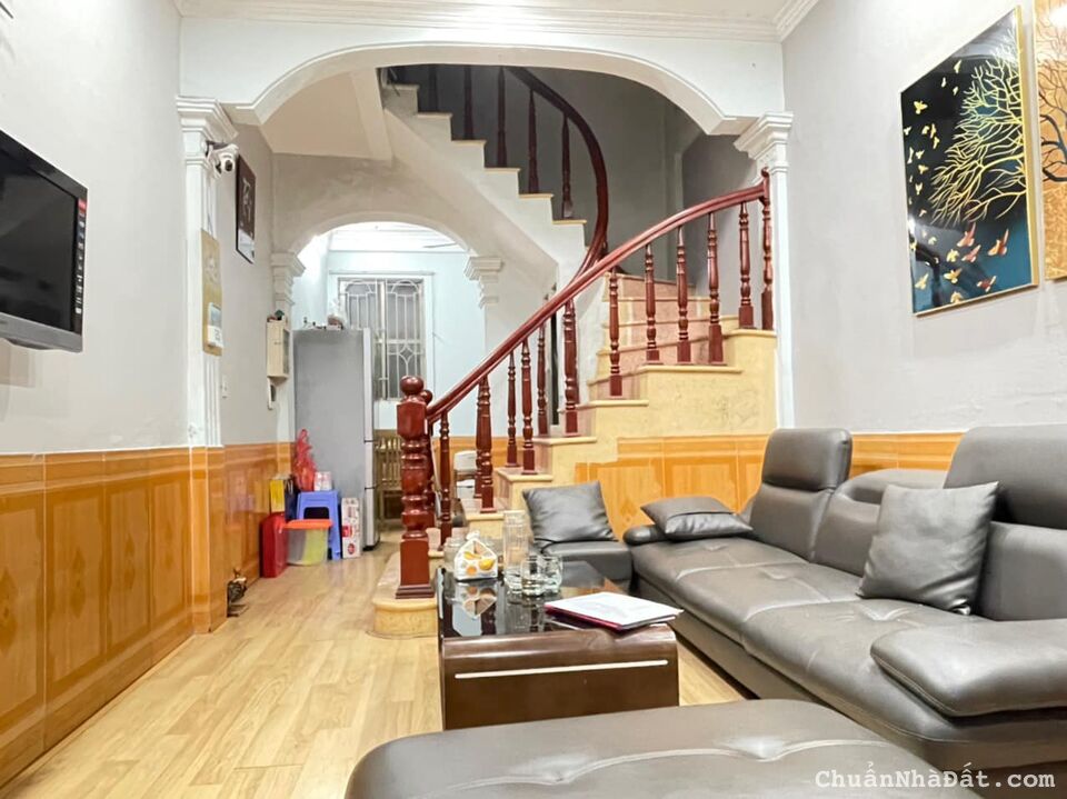 Bán nhà Kim Giang 3 tỷ 6, DT40m2, 4 Tầng, Cần bán GẤP. LH: 0962056655