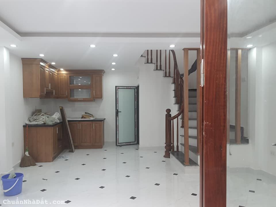 BÁN GẤP Nhà ở Kim Giang Siêu Đẹp DT35m2, 6 Tầng, Ngõ Ô Tô tải, 3 Tỷ 5, LH: 0962056655