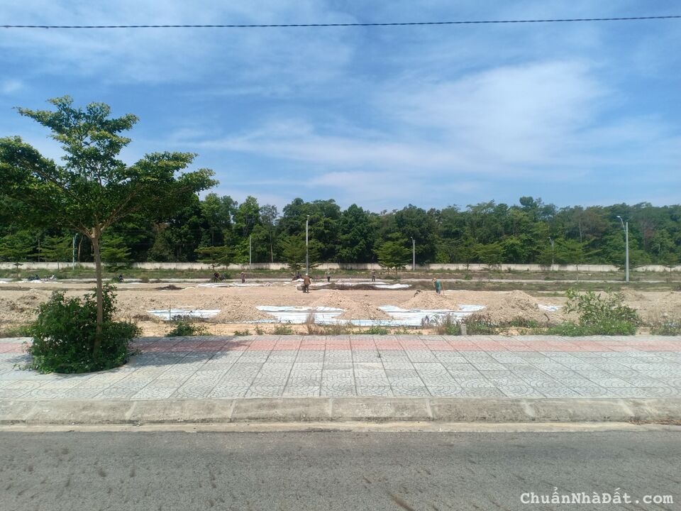 Tôi chính chủ, bán gấp 2 lô liền kề - Mega City Kon Tum, giá tốt nhất thị trường