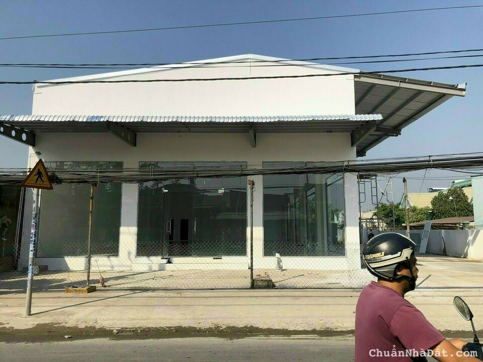 bán nhà xưởng tổng DT 2200m2 ở Bình Chánh , tp HCM