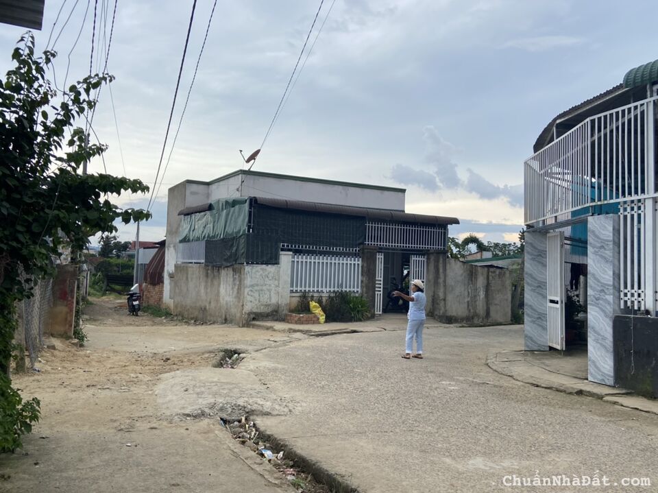 BÁN GẤP CĂN NHÀ 212M2 TẠI TT. ĐINH VĂN GIÁ 2 TỶ 