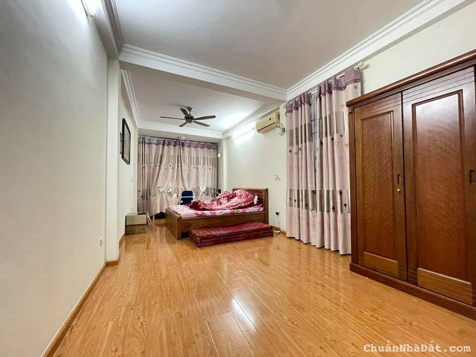 Bán nhà Mỹ Đình, Nam Từ Liêm,4.4 tỷ,43m2,MT 4.5m,Lô góc,Tặng nội thất.