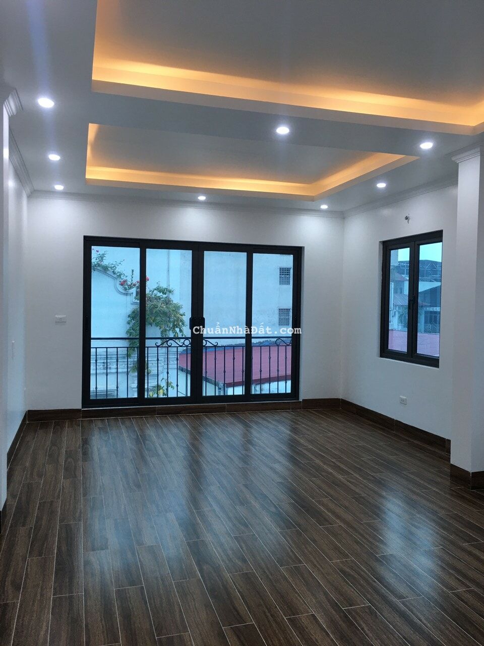  Bán nhà Mỹ Đình 5.8 tỷ, 55m2,MT 4,5m,Lô góc 2 thoáng,ô tô nhỏ vào nhà