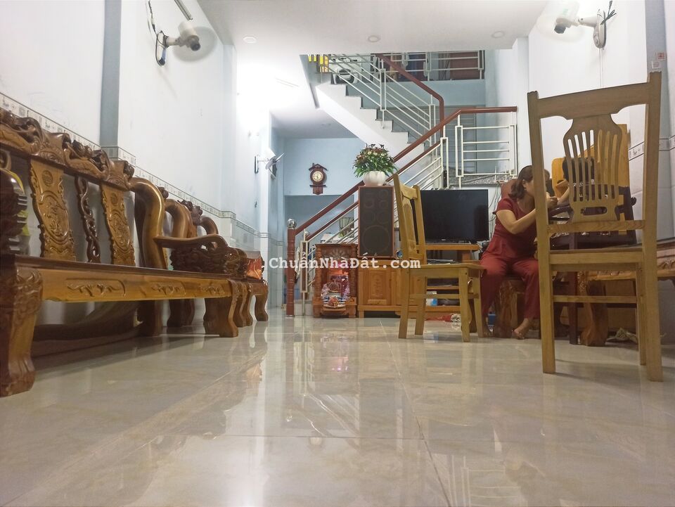 Cần bán gấp nhà Dương Thị Mười, Quận 12, 45m2, nhà mới, 2 tầng, 2pn, Chỉ 2.4 TỶ TL