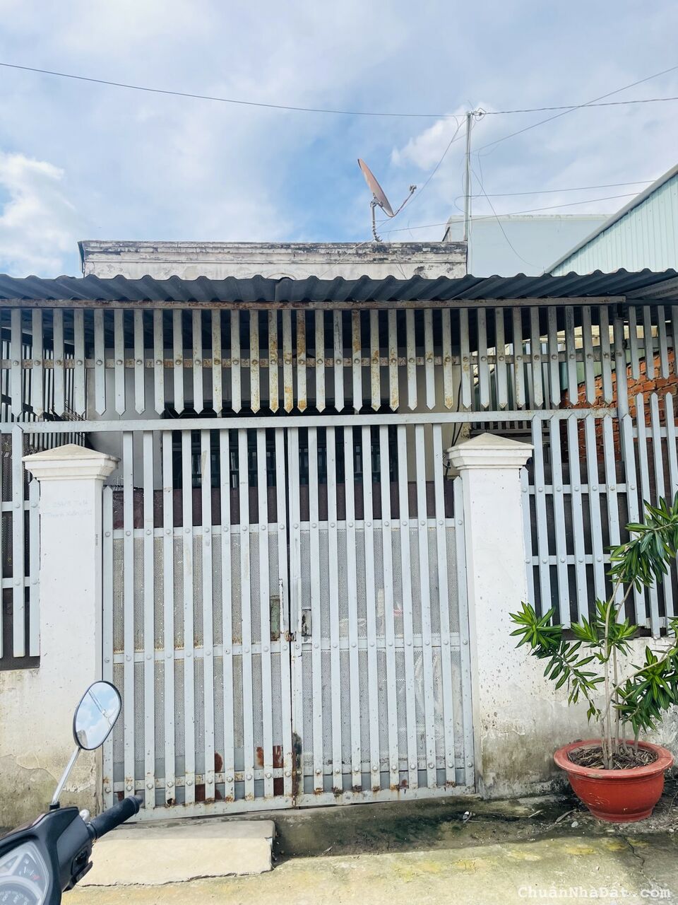 Cần bán nhanh mặt tiền Thạnh Xuân 14, Quận 12, 200m2, Cấp 4, ngang 5.3 HIẾM, Chỉ 2 tỷ 5 TL CC Cần bán nhanh mặt tiền Thạnh Xuân 14, Quận 12, 200m2, Cấp 4, ngang 5.3 HIẾM, Chỉ 2 tỷ 5 TL CC