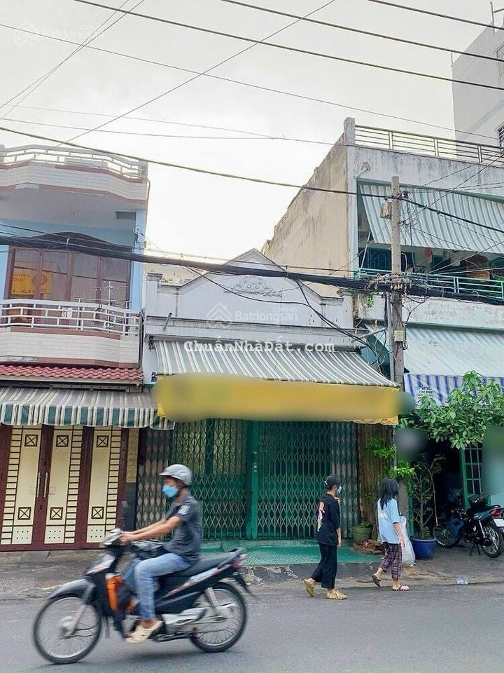 Bán nhà MTKD đường Lê Sát P. Tân Quý, Tân Phú. - Diện tích: 4.2x10m. - Kết cấu: cấp 4 - 6.6 tỷ