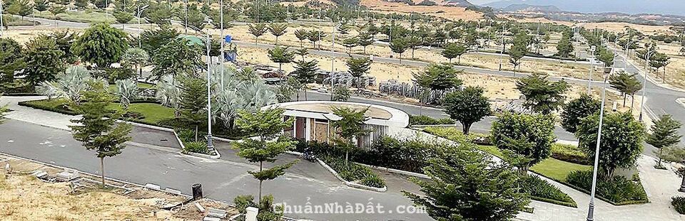 Cần bán gấp lô Paragrus view công viên ,sân golf giá rẻ 26.5tr/m2 LH: 0934416146