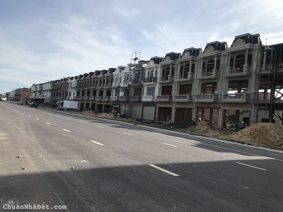 Bán lô nhà phố giá rẻ nhất Becamex