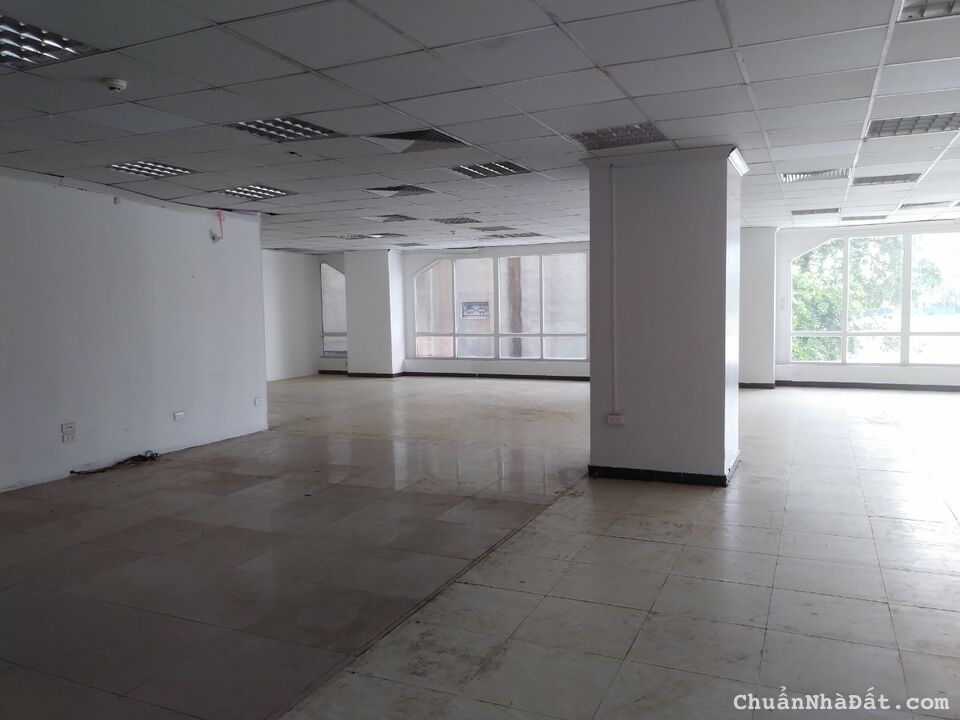 Cho thuê mặt bằng tầng 1 thương mại tòa DMC Kim Mã. 200m2