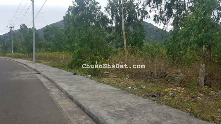 Bán lô đất đẹp mặt tiền 156m Phạm Văn Đồng, Nha Trang Bán lô đất đẹp mặt tiền 156m Phạm Văn Đồng, Nha Trang