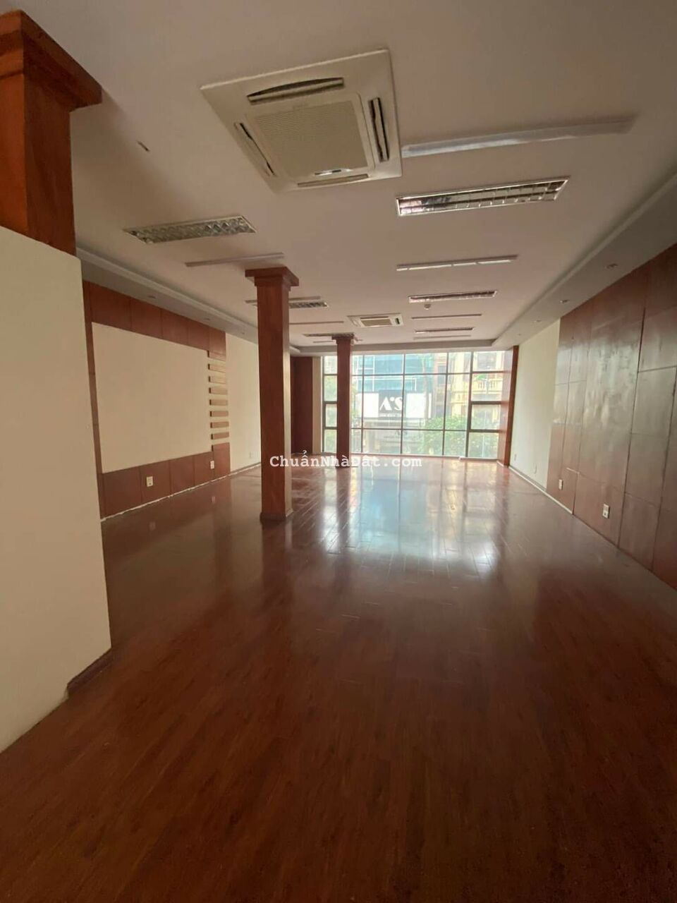 Building Mặt phố Trần Quang Diệu, Đống Đa 110m2 x 8 tầng, mặt tiền 6.8m, giá chào 66 tỷ. 