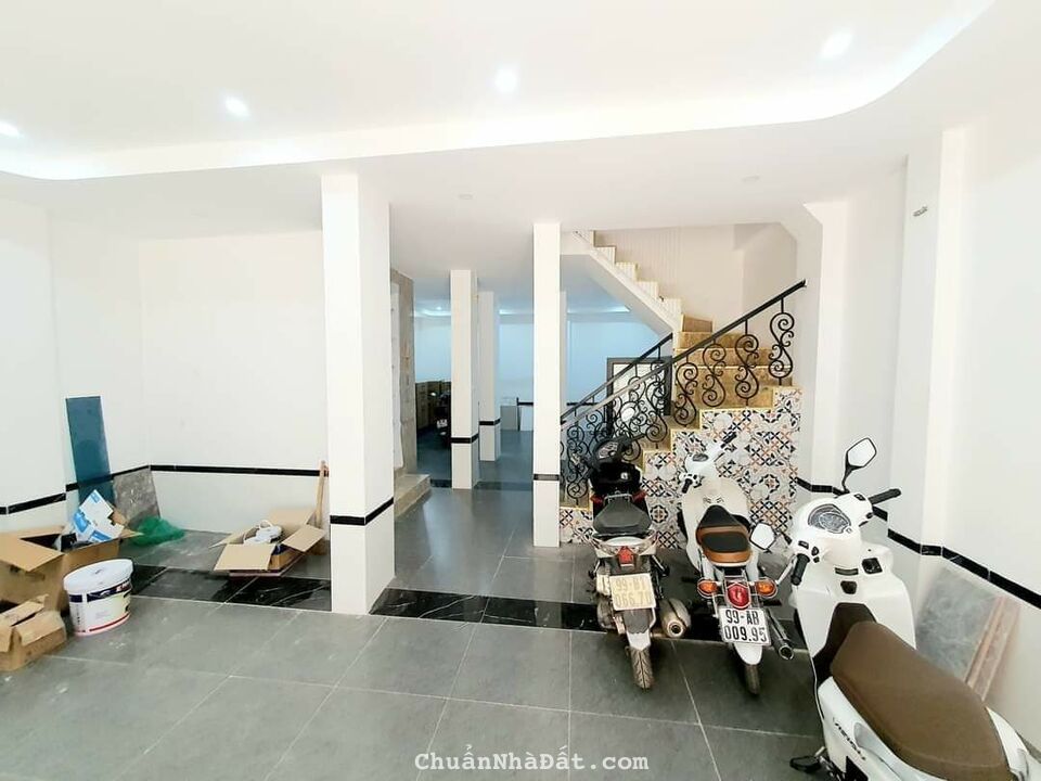 Căn hộ dịch vụ Thịnh Quang - Đống Đa 108m2 x 8 tầng, mặt tiền 6.2m, chỉ hơn 18 tỷ. Có TL