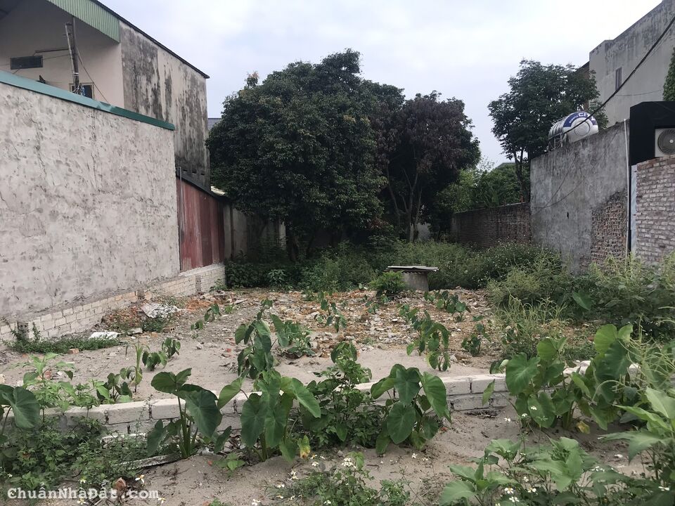 Chính Chủ cần bán mảnh đất 343m2 trên trục đường 916, gần trường Sỹ Quan Lục Quân 1 Chính Chủ cần bán mảnh đất 343m2 trên trục đường 916, gần trường Sỹ Quan Lục Quân 1