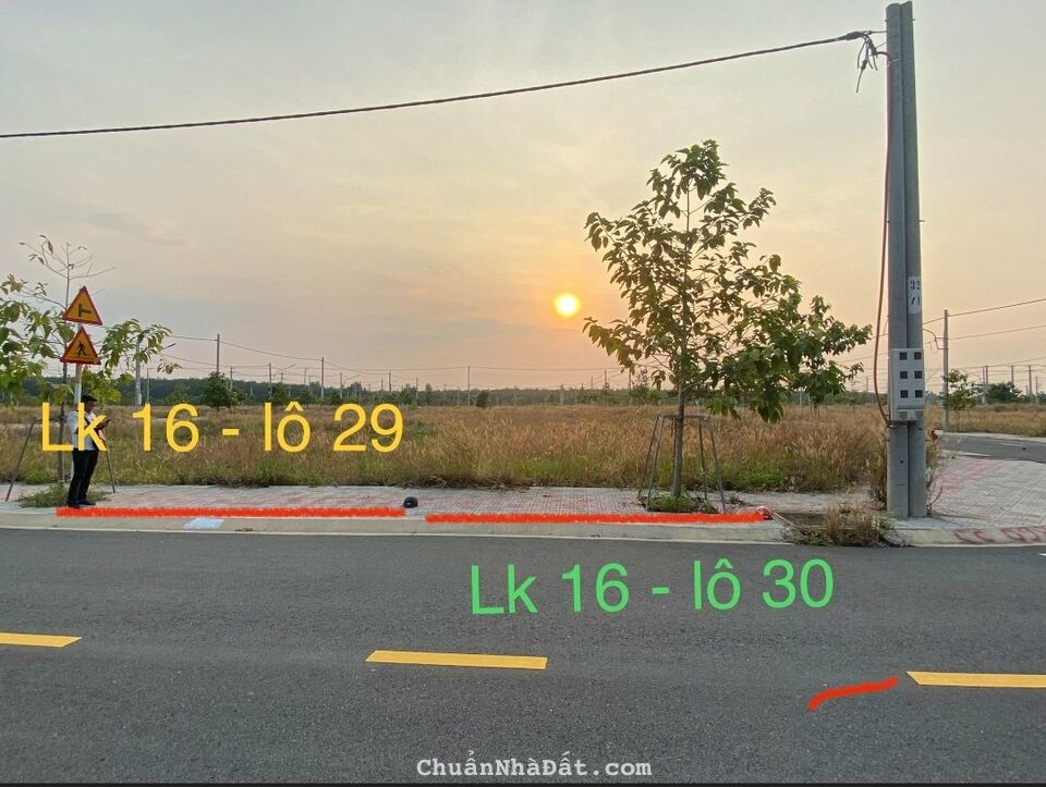 Chính chủ cần bán gấp 02 lô liền kề sạch đẹp, không cống cột trong khu dân cư Nam Long Bàu Bàng Chính chủ cần bán gấp 02 lô liền kề sạch đẹp, không cống cột trong khu dân cư Nam Long Bàu Bàng