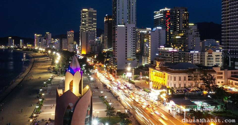 Bán nhà phố căn góc 3 tầng hẻm 4,4m đường Nguyễn Thiện Thuật - Phường Lộc Thọ giá chỉ 7,5 tỷ