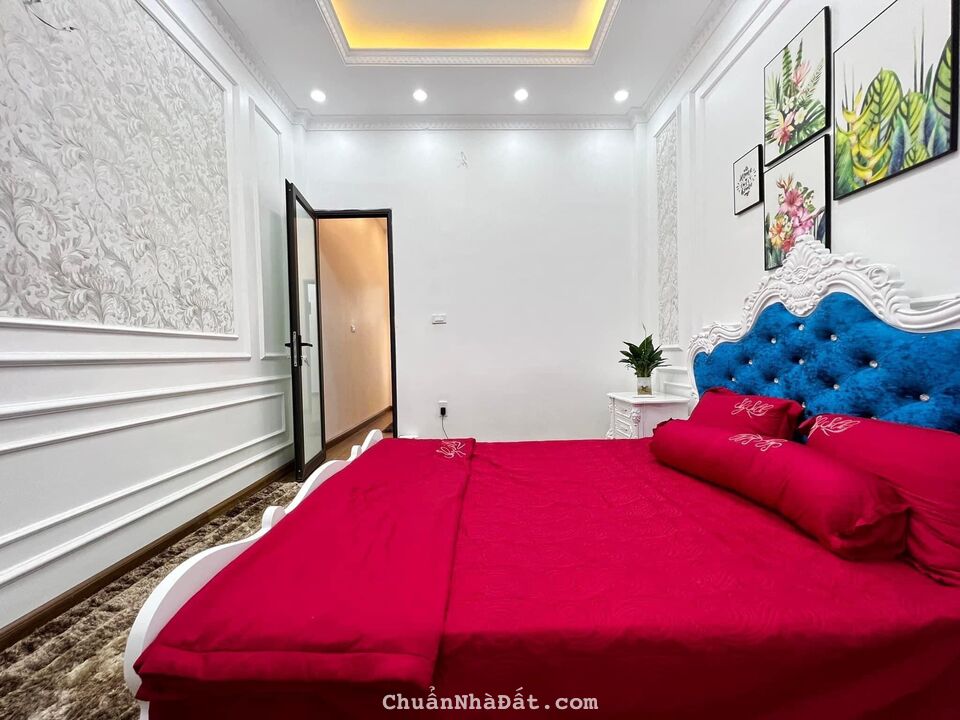 Bán nhà Cầu Giấy –Siêu phẩm đẹp hơn khách sạn – Sổ phân lô cực đẹp –Giá 4 tỷ ( Có thương lượng ) 