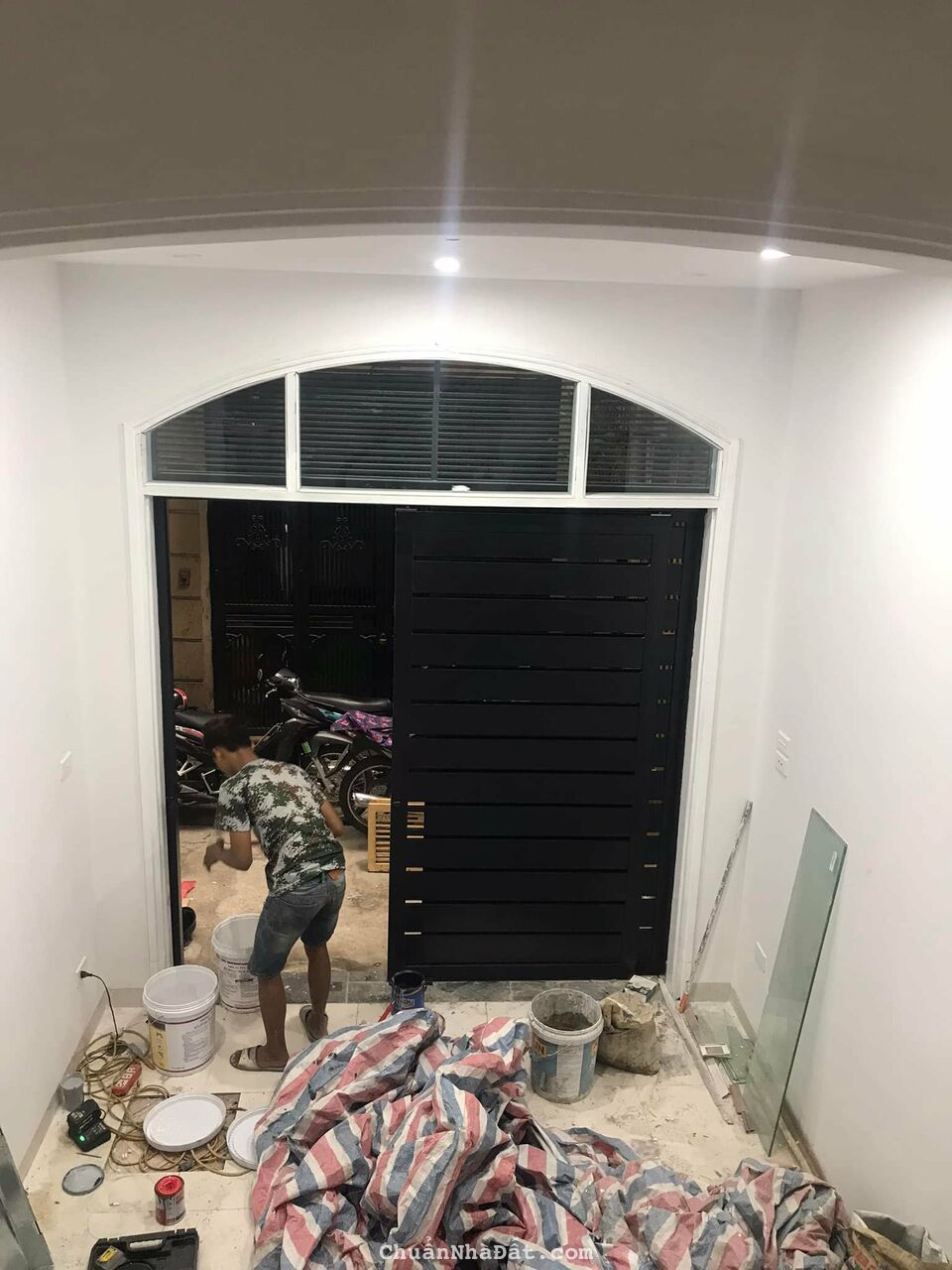 Bán nhà Lương Sử A - Cách phố 50m – Có sân – An sinh tốt . Gía 2.75 tỷ . Bán nhà Lương Sử A - Cách phố 50m – Có sân – An sinh tốt . Gía 2.75 tỷ .