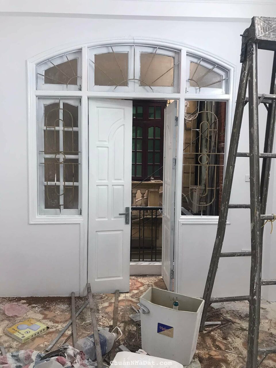 Bán nhà Lương Sử A - Cách phố 50m – Có sân – An sinh tốt . Gía 2.75 tỷ . Bán nhà Lương Sử A - Cách phố 50m – Có sân – An sinh tốt . Gía 2.75 tỷ .