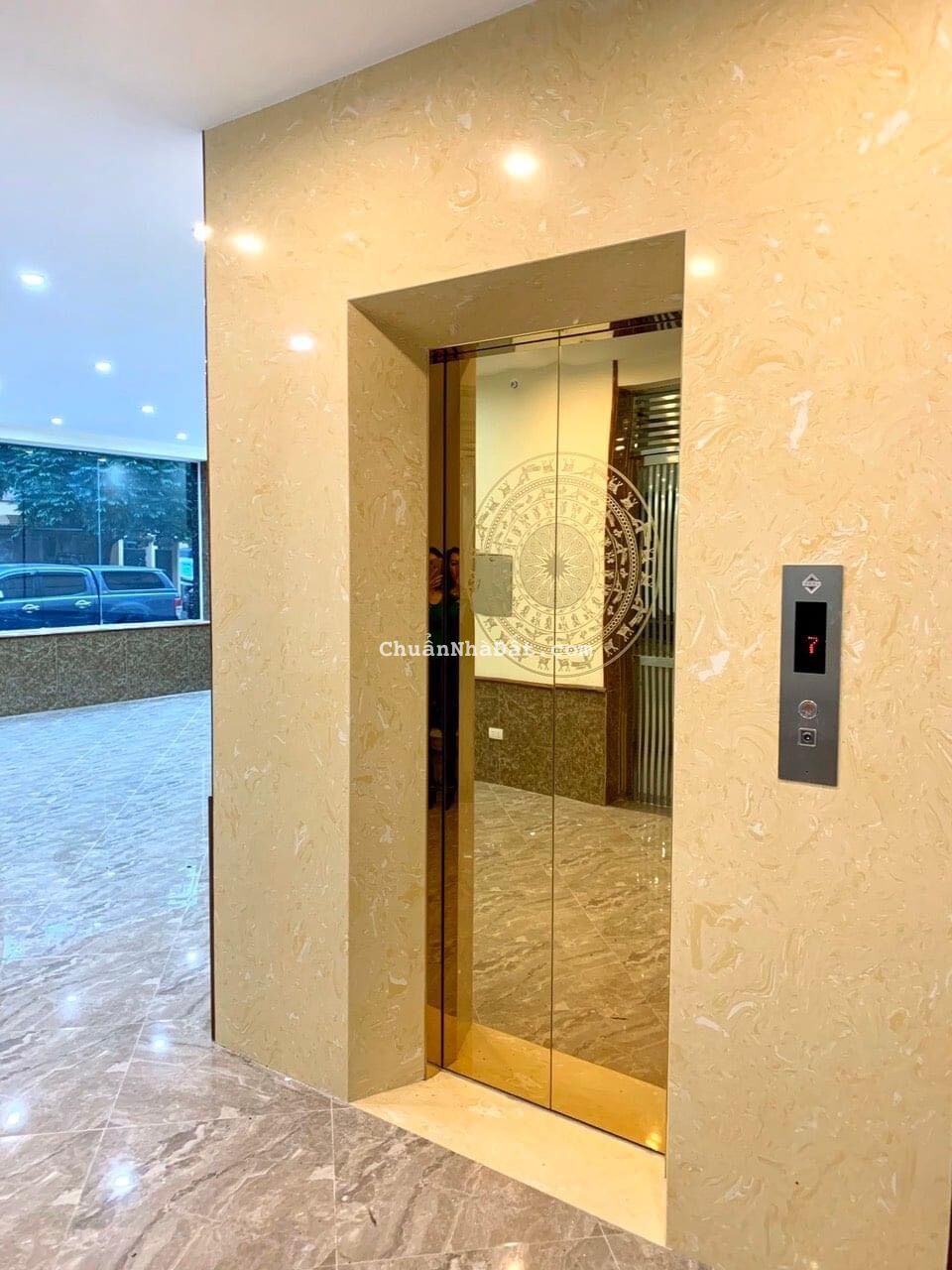 Bán tòa văn phòng Lĩnh Nam, LÔ GÓC, MẶT TIỀN 9.4m, 7 TẦNG THANG MÁY, VỈA HÈ, 96m2, 18 tỷ