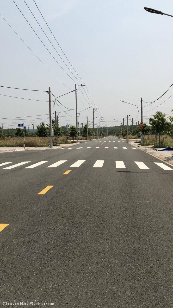 vợ chồng cần tiền kinh doanh nên sang lại đất 90m2, 900tr, BÀU BÀNG BÌNH DƯƠNG,FULL thổ cư