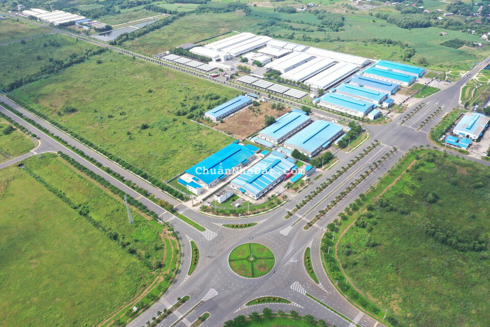 CÒN LÔ ĐẤT 5X20 - GIÁ 320 TRIỆU . CÁCH AEON BÌNH DƯƠNG - SỔ HỒNG SANG TÊN NGAY.