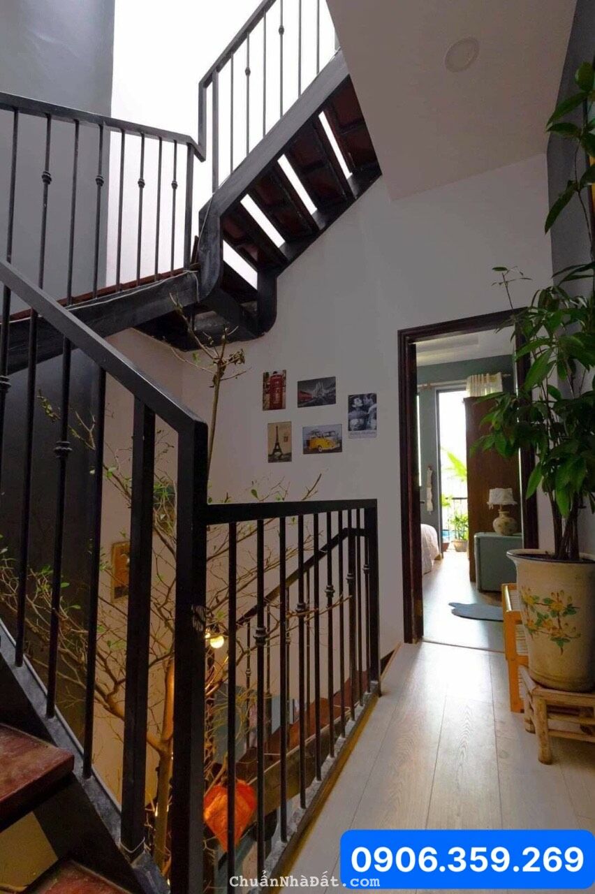 NHÀ TRUNG TÂM THỦ ĐỨC - CÁCH MẶT TIỀN 10M - HẺM TRƯỚC NHÀ 3M - GẦN 50M2 - GIÁ: 4.3 TỶ. 