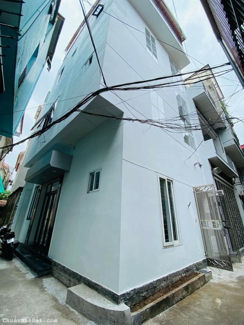 Cần bán gấp nhà phố Nguyễn Sơn-LB 40m2x4T Giá chỉ 4.85 tỷ