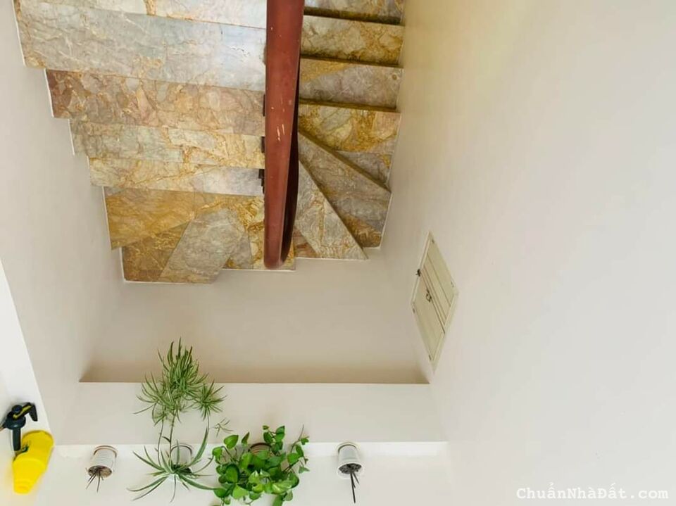 Siêu đẹp! Cần bán gấp nhà phố Ngọc Lâm-LB 41m2x4T MT 4m2 Giá 4.1 tỷ