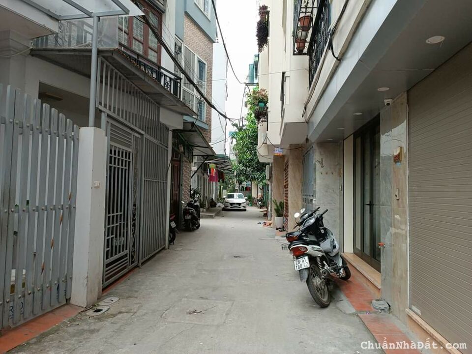 Cần bán gấp E Chân Dài Ngọc Thụy- Long Biên 40m2x4T, MT 4m2, Giá nhỉnh 4 tỷ