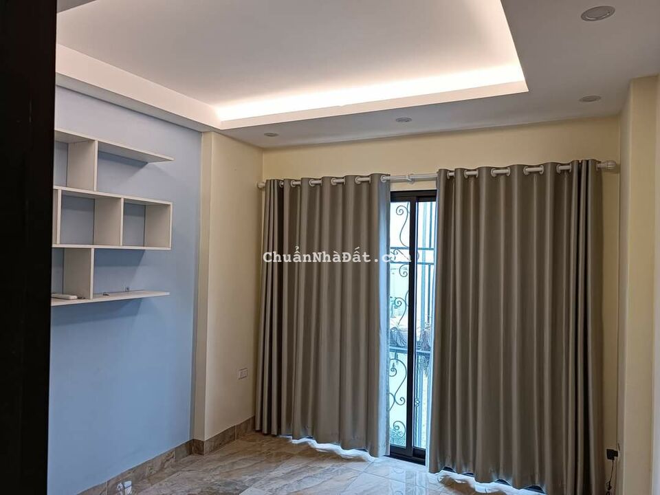 Cần bán gấp E Chân Dài Ngọc Thụy- Long Biên 40m2x4T, MT 4m2, Giá nhỉnh 4 tỷ