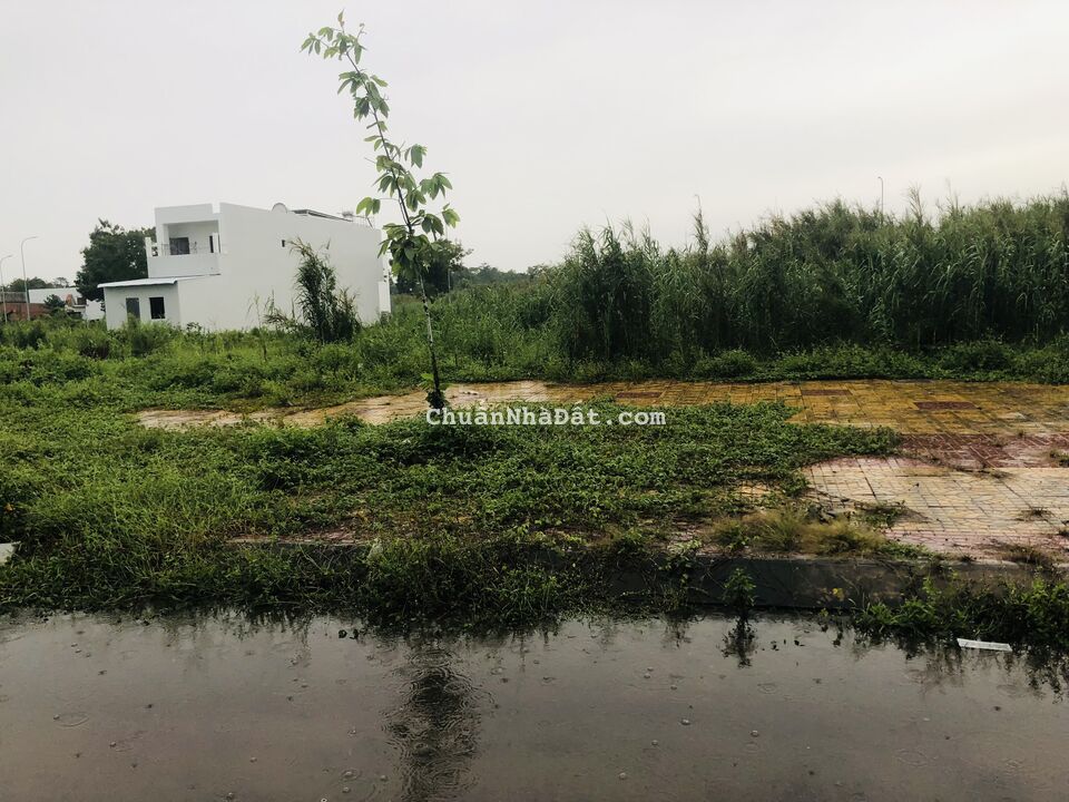 Cặp nền trục chính đường A1 KDC Tân Phú, Cái Răng, Cần Thơ Cặp nền trục chính đường A1 KDC Tân Phú, Cái Răng, Cần Thơ