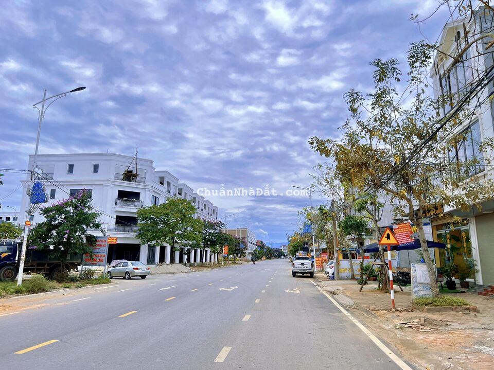 Cho thuê nhà Kinh doanh buôn bán-ở.Mặt đường Nguyễn Văn Linh-Xuân Hoà-Phúc Yên.LH 0356836812