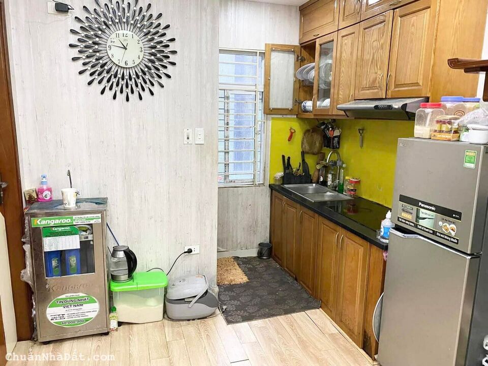 Nhỉnh 1 tỷ hộ khẩu Cầu Giấy 45m2,2PN, Tặng nội thất