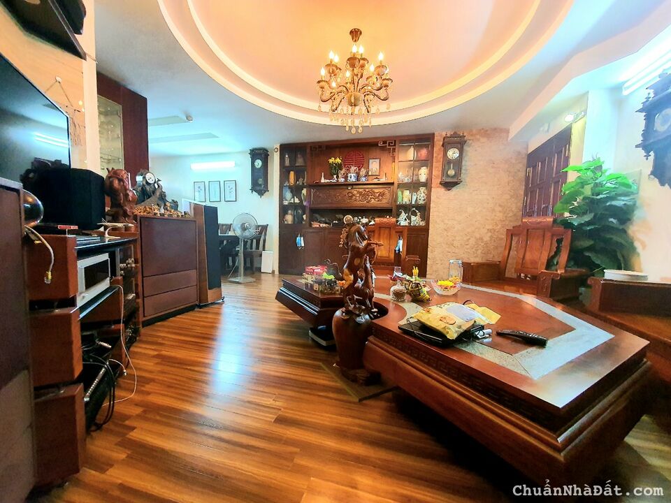 Cần Bán Gấp Căn Hộ Chung Cư Cao Cấp MP Vũ Phạm Hàm 120m2, Không Gian Đẳng Cấp, Tiện Ích Ngập Tràn