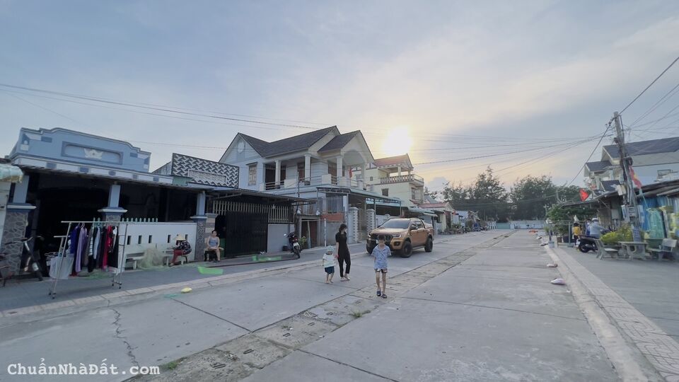 ĐẤT MẶT TIỀN VÕ VĂN TẤN TT PHƯỚC HẢI ĐẤT ĐỎ BRVT DT 102M2 FULL THỔ CƯ