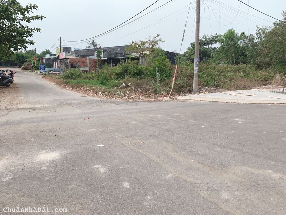 BÁN LÔ ĐẤT MẶT TIỀN ĐƯỜNG NHỰA XÃ LỘC AN ĐẤT ĐỎ BRVT DT 200M2 FULL THỔ CƯ