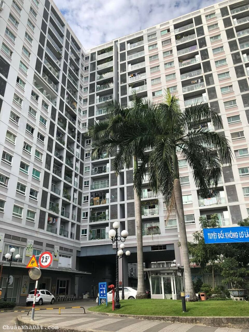 Bán căn hô chung cư Carillon 1. Tân Bình. 70.5m2.2PN. 2WC. Bancon. View đẹp. Giá 3.5 tỷ. Sổ Bán căn hô chung cư Carillon 1. Tân Bình. 70.5m2.2PN. 2WC. Bancon. View đẹp. Giá 3.5 tỷ. Sổ