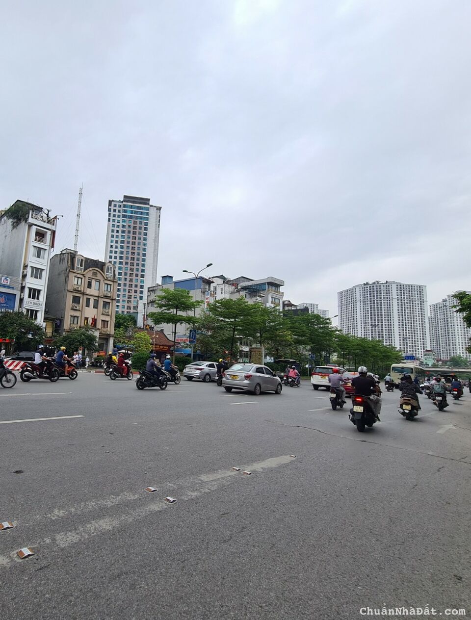 Chuẩn 100% tiềm năng. Bán nhà đất mặt phố Trường Chinh, ngay ngã tư Sở. 132m2 mặt tiền 5m