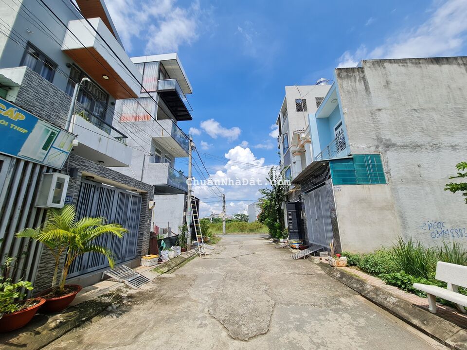 Bán Đất HXH Đường Gò Cát,Phú Hữu,Quận 9 DT:(4x13) giá 3tỷ560