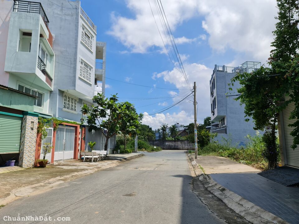 Bán Đất HXH Đường Gò Cát,Phú Hữu,Quận 9 DT:(4x13) giá 3tỷ560