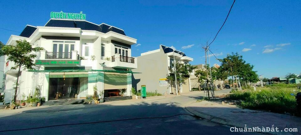 Bán nhà phố xây sẵn hoàn công ra sổ 100m2 1 trệt 2 lầu. Ngay cổng sau Pouchen. Biên Hoà