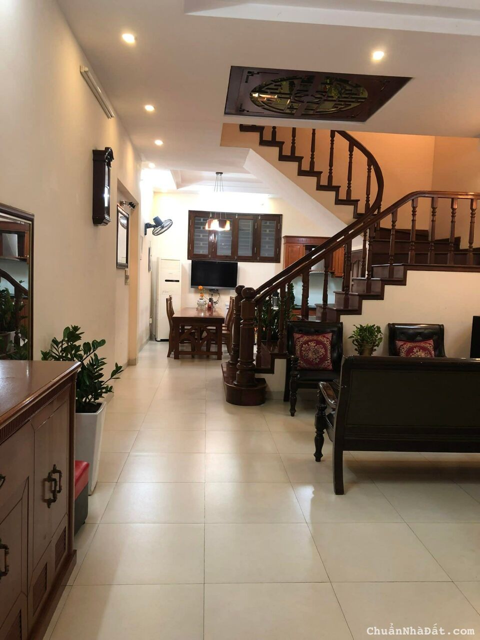 Bán Nhà Phân lô Xuân Thủy Cầu Giấy – Nhà 60m2 x 5 Tầng Kinh Doanh Tốt  – Giá 17.7 tỷ 