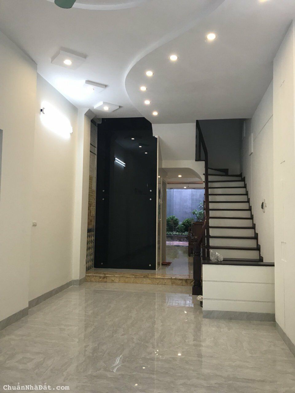 Bán nhà mặt phố Hoa Bằng, quận Cầu Giấy, Hà Nội , Giá 15.5 tỷ