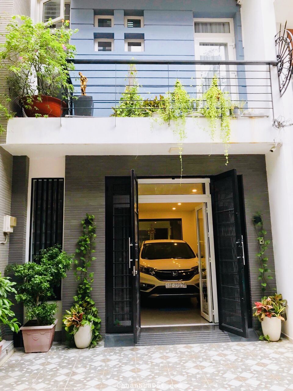 Cho thuê hẻm 373 Nguyễn Trãi Q1 ngay công an Tphcm