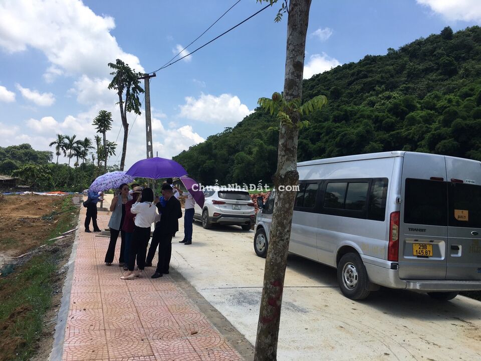 Cc bán lô đất 223m2 sổ đỏ trao tay sát ngay cụm CN Thạch Quảng giá chỉ 317tr