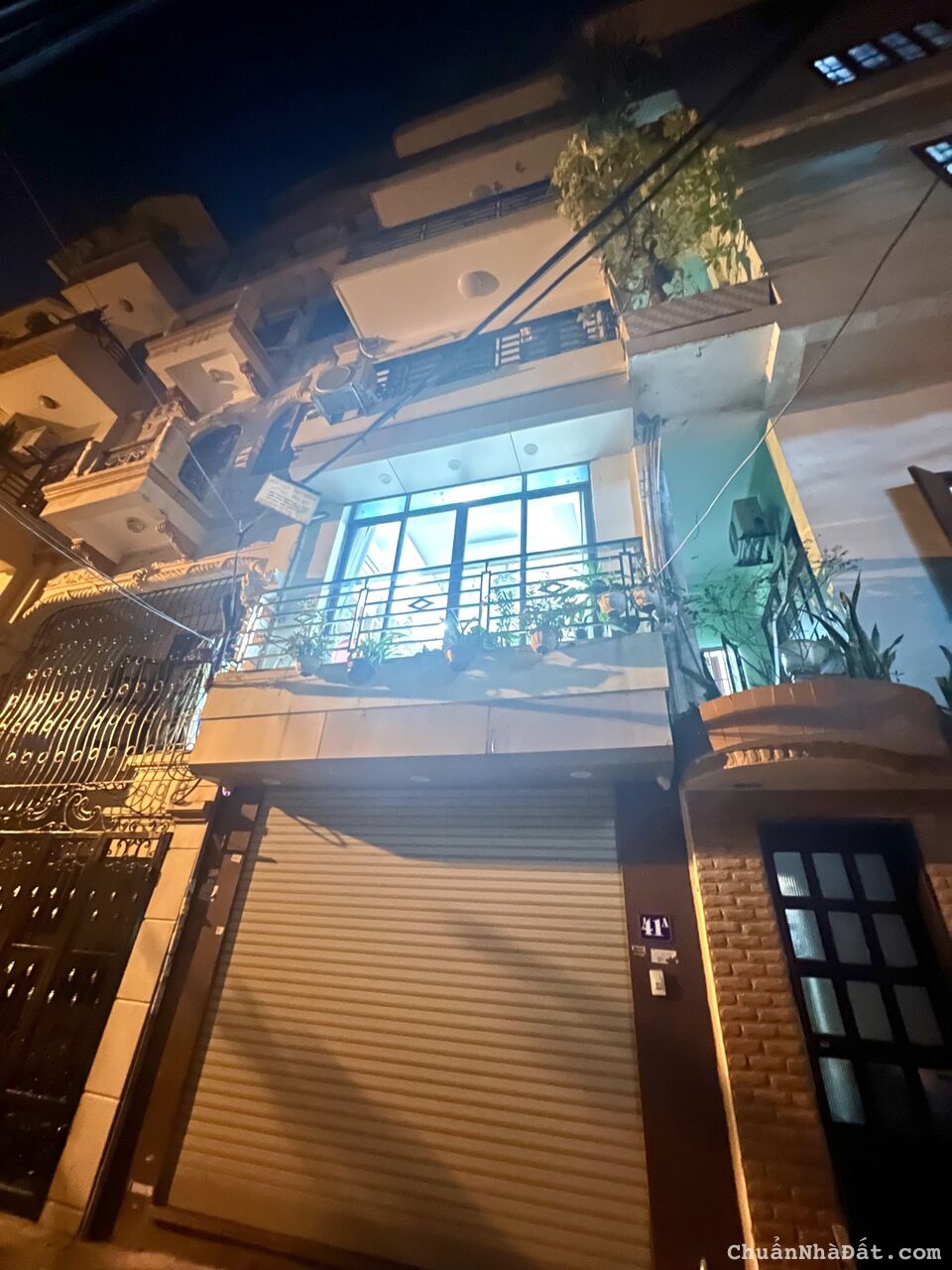 Bán nhà phố Lạc Long Quân , Nghĩa Đô , Võ Chí Công , Cầu Giấy , Tây Hồ , DT40x6x3,9x9,4 tỉ , ô tô .