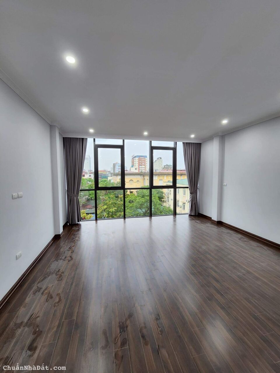 Bán toà nhà 180m2x9T thang máy Ô Tô vào nhà phố Võ Chí Công , Nghĩa Đô , Cầu Giấy ,Giá 55 tỉ.