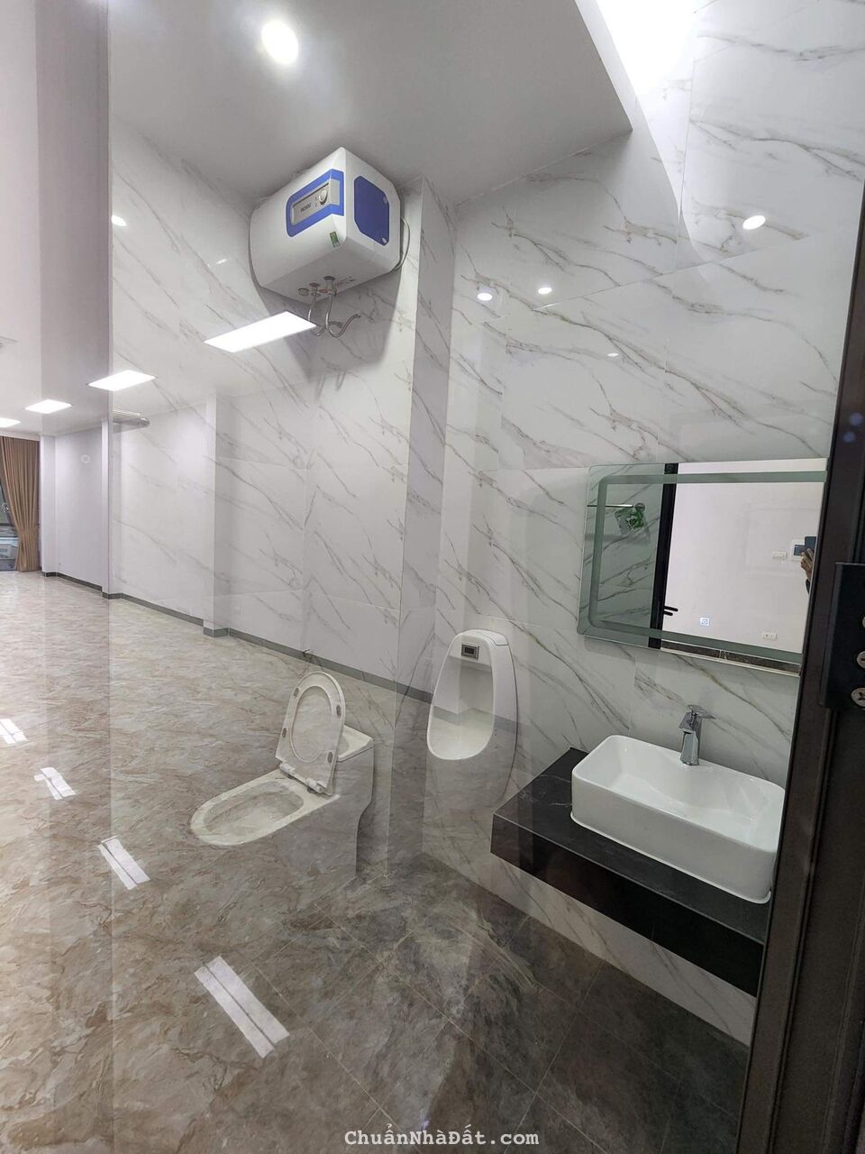 Bán toà nhà 180m2x9T thang máy Ô Tô vào nhà phố Võ Chí Công , Nghĩa Đô , Cầu Giấy ,Giá 55 tỉ.