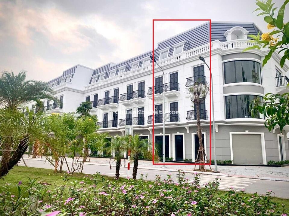 Bán căn Shophouse mặt đường QL18. LH: 0828682876