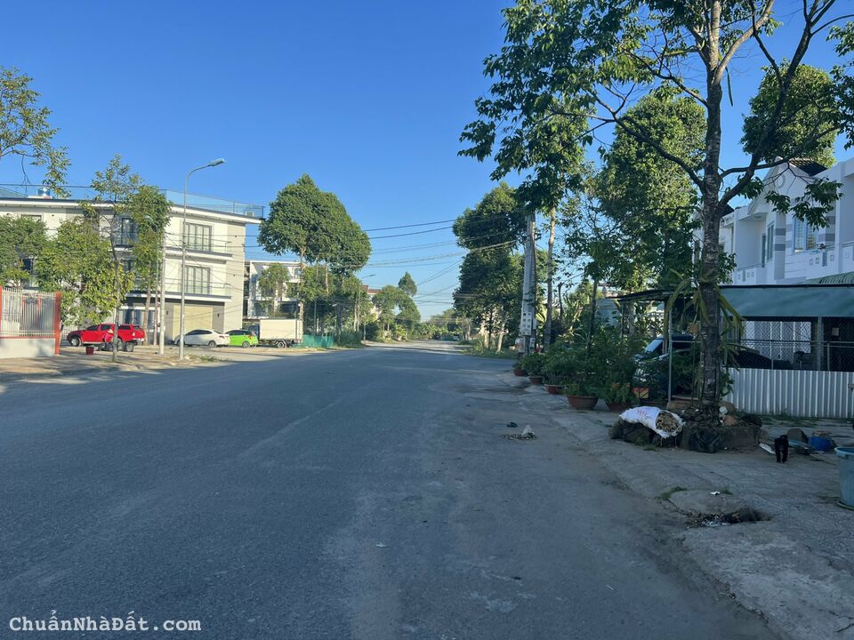 BÁN NHÀ ĐƯỜNG CHÍNH ĐỐI DIỆN CỔNG TRƯỜNG QUỐC TẾ VIỆT MỸ KHU DÂN CƯ THIÊN LỘC, PHÚ THỨ, CÁI RĂNG. 